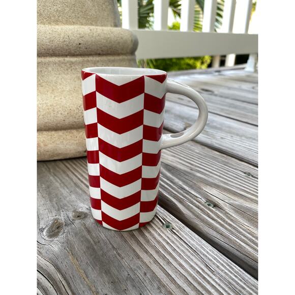 2013 Starbucks 8 oz Holiday latte red/white chevron mug - Picture 1 of 4